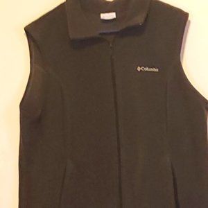 Columbia womens grey vest. Size XL. Worn a few times to work in an office.